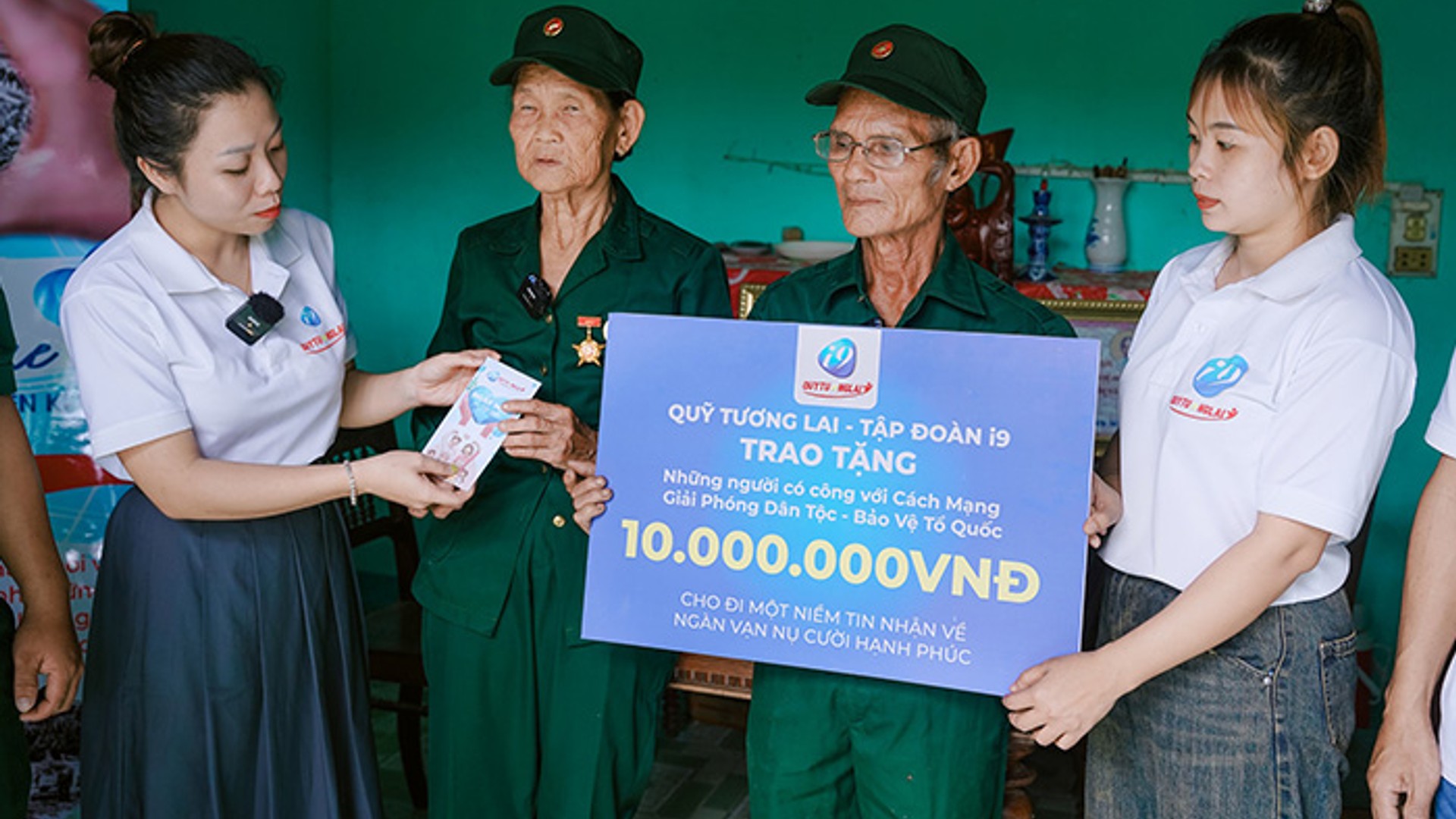 Hình ảnh hỗ trợ khách hàng mu9 trực tuyến